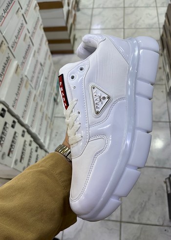 Prada Beyaz Sneaker