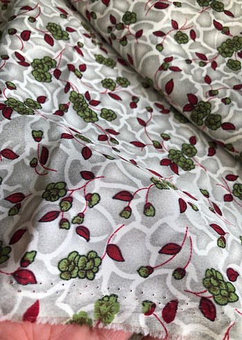 Beden beyaz Renk 365x115 cm Çok güzel desenli elbise etek gömleklik kumaş