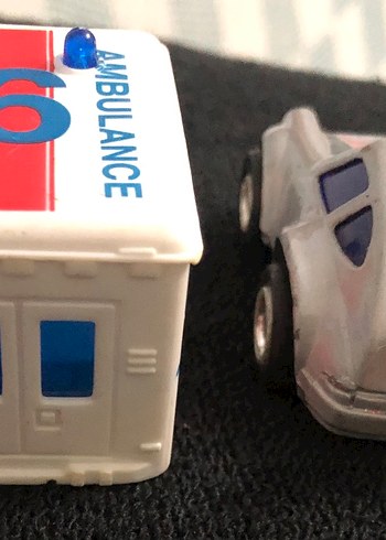 Beyaz Ambulans Oyuncak Araba ve taksi - Görsel 3