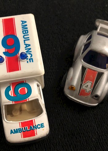 Beyaz Ambulans Oyuncak Araba ve taksi