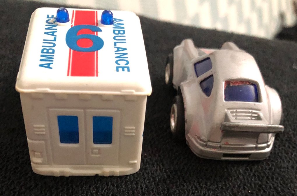 Beyaz Ambulans Oyuncak Araba ve taksi - Görsel 3