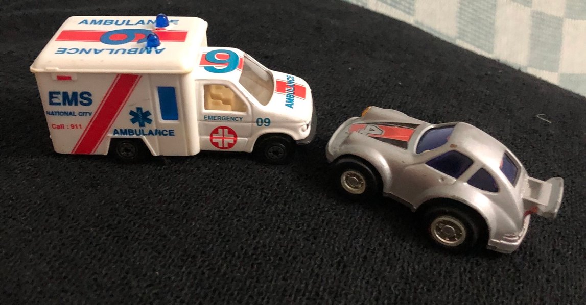 Beyaz Ambulans Oyuncak Araba ve taksi - Görsel 5