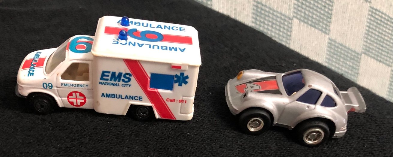 Beyaz Ambulans Oyuncak Araba ve taksi - Görsel 2