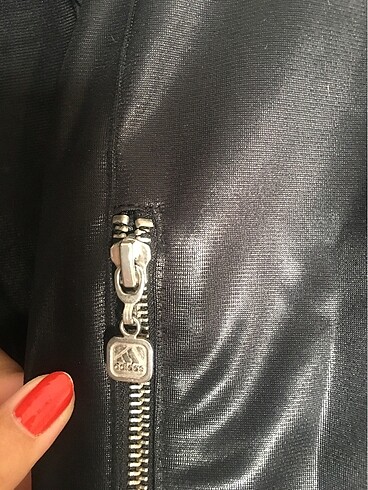 Adidas Derin görünümlü kadın sweatshirt