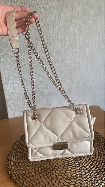 Stradivarius krem askılı çanta