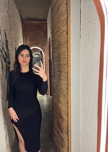 Zara Siyah Uzun Kolu Yirtmacli Elbise