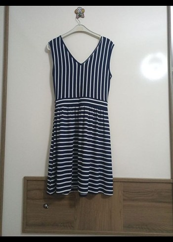 Çizgili V Yakalı Kadın Elbise - Görsel 6