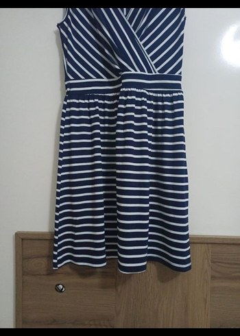 Çizgili V Yakalı Kadın Elbise - Görsel 7