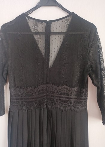 V Yaka Siyah Yarım Kollu Piliseli Elbise - Görsel 11