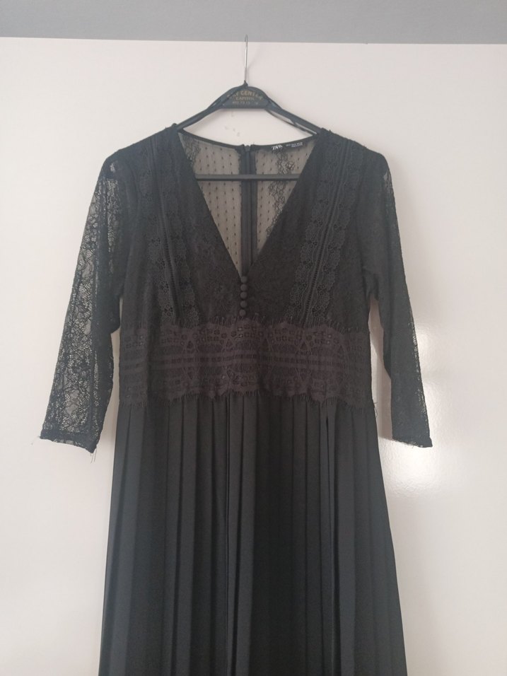 V Yaka Siyah Yarım Kollu Piliseli Elbise - Görsel 4