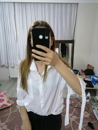 Beyaz gömlek