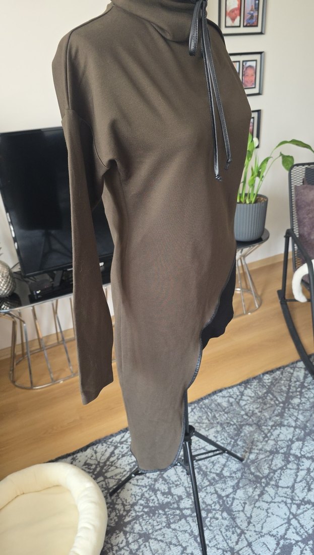 Asimetrik Bağcıklı Taupe Tunik — görsel 3/9