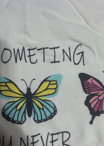 Kelebek Baskılı Fırfırlı Beyaz Kolsuz Tişört - Görsel 2