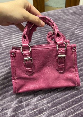 Stradivarius Canli Fusya Mini El Cantasi