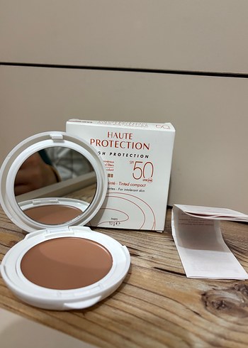 Yüksek Koruma SPF 50 Kompakt Güneş Kremi - Görsel 2