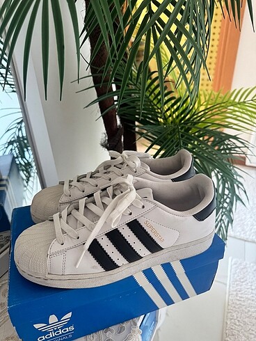Adidas spor ayakkabı