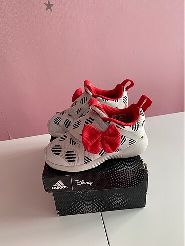 24 Beden beyaz Renk Adidas disney ayakkabı