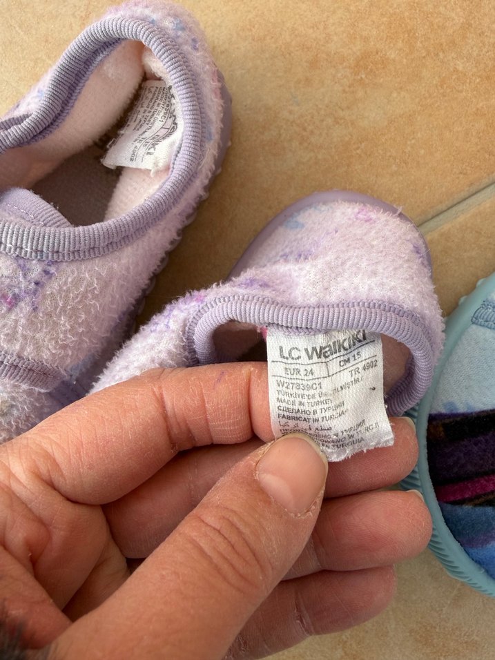 Kız Çocuk Renkli Baskılı Sıcak Terlik - Görsel 4