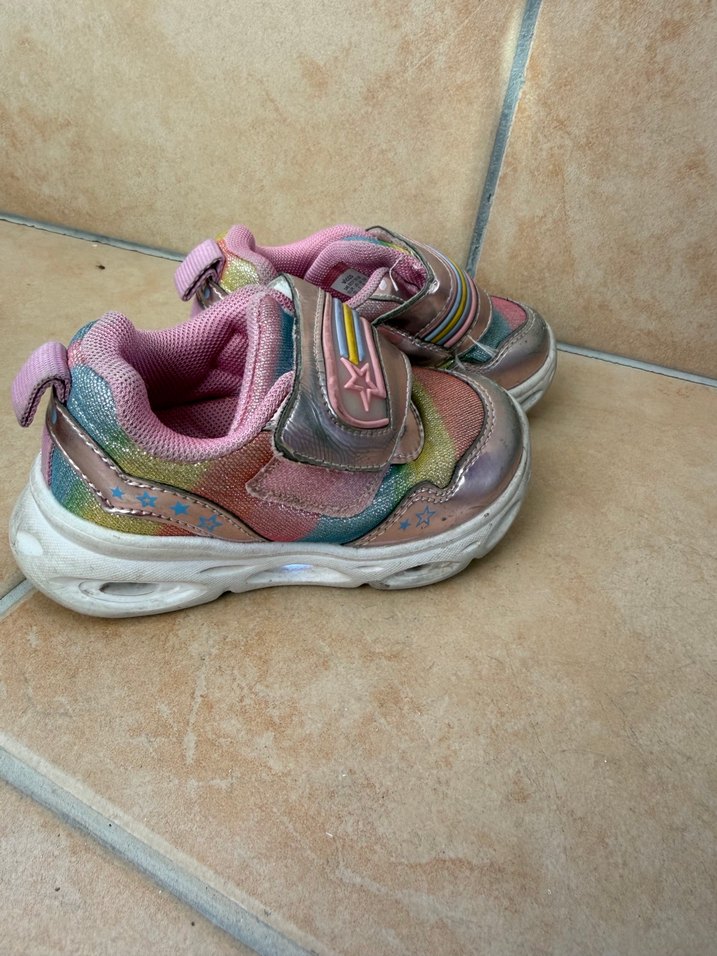 Kız Çocukları İçin Renkli Cırt Cırtlı Spor Ayakkabı vicco - Görsel 2