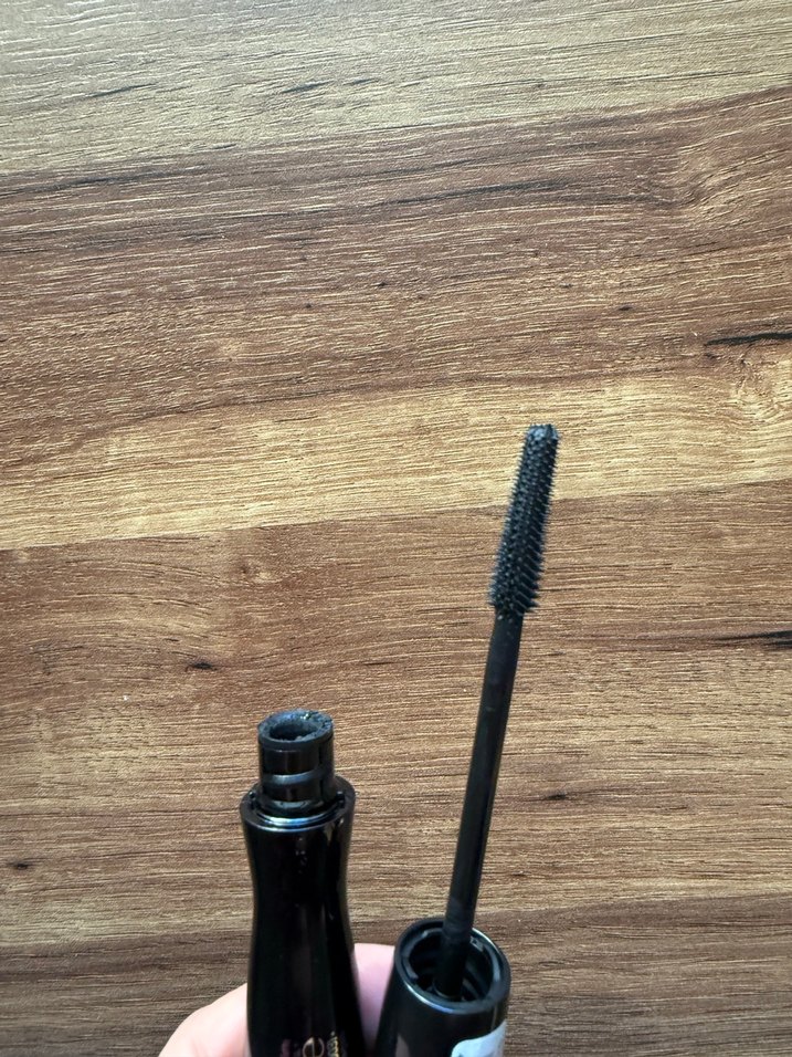 Catrice siyah maskara - Görsel 2