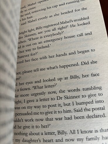  The Letter / Kathryn Hughes