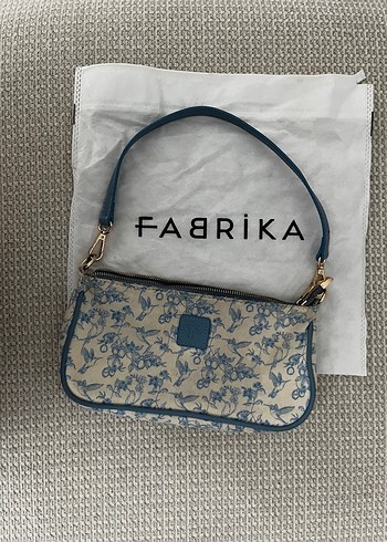 Fabrika Kol Cantasi