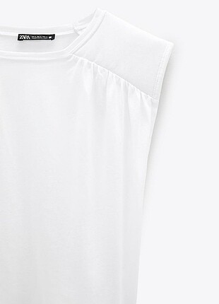 Zara Vatkalı Tişört Zara T-Shirt %20 İndirimli - Gardrops