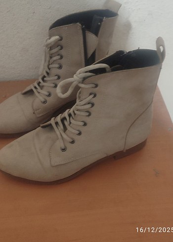 Bej Süet Stiletto Topuklu Kadın Bot - Görsel 2