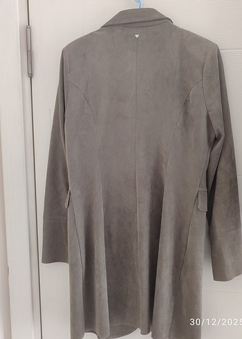 Gri Süet Düğmeli Uzun Kadın - Görsel 2