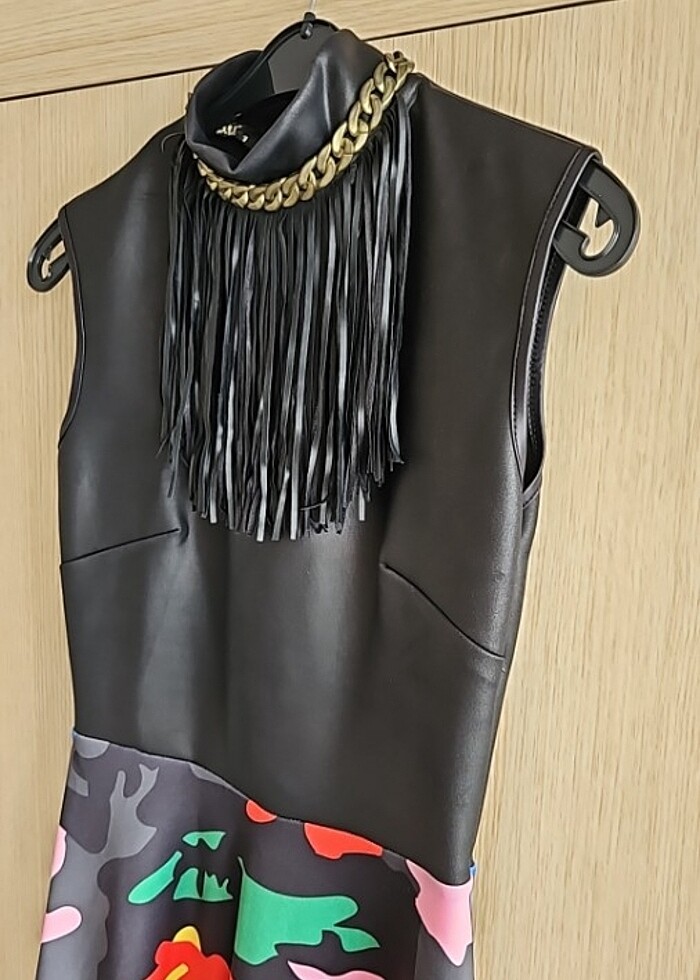 Deri detaylı elbise - Görsel 2