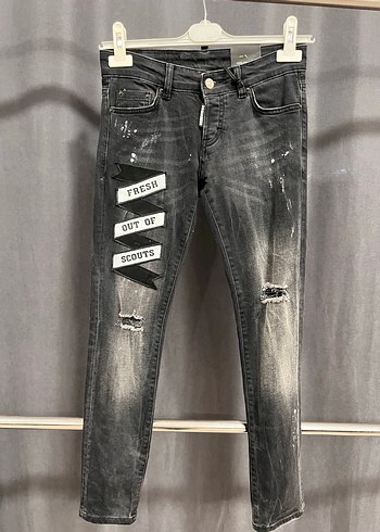 DSquared2 Fresh Out Of Scouts Siyah Yikamali Dar Kesim Jean