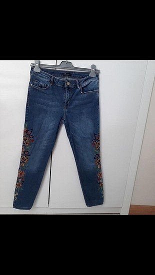 nakışlı jean