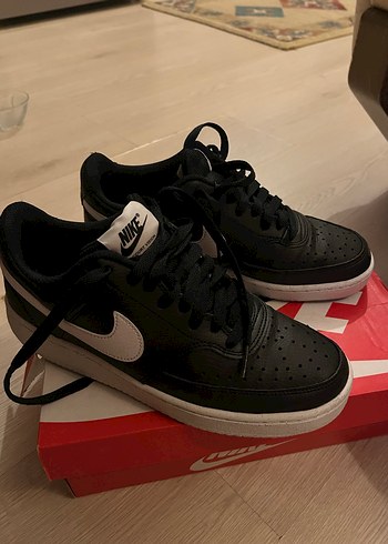 Siyah Beyaz Nike Kadın Spor Ayakkabı - Görsel 5