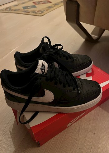 Siyah Beyaz Nike Kadın Spor Ayakkabı - Görsel 4