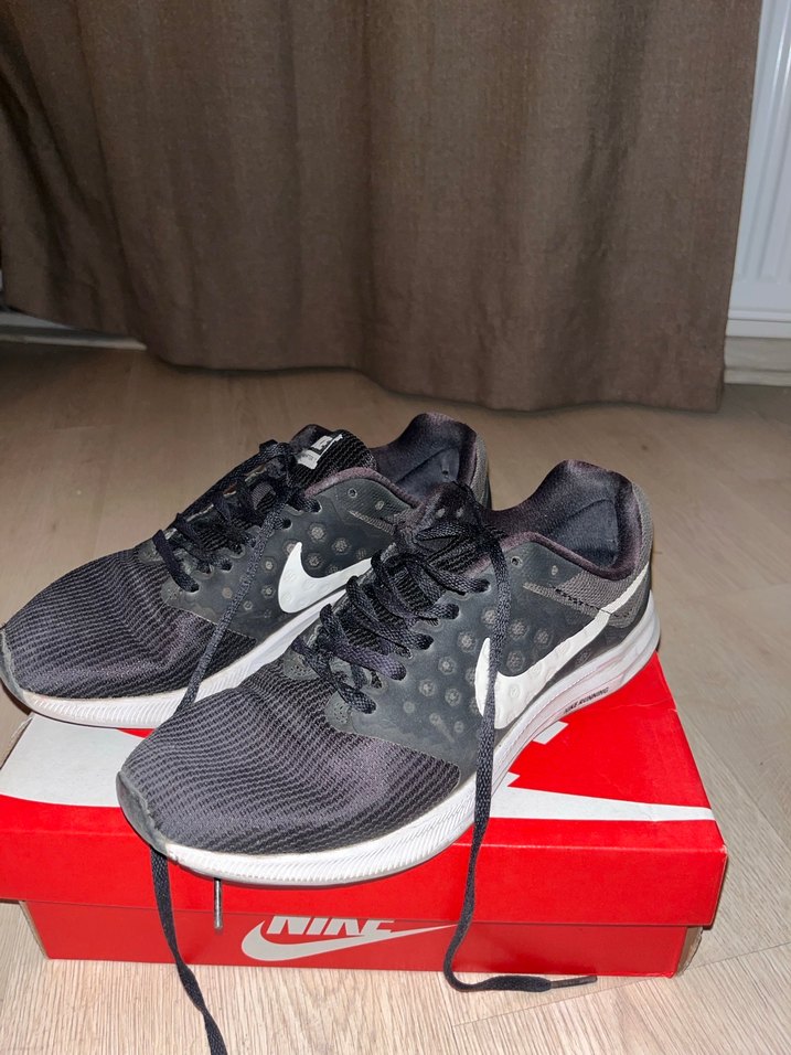 Nike Siyah Spor Ayakkabı Velcro Detaylı - Görsel 5