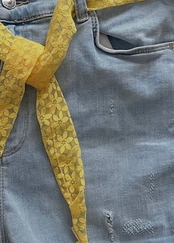 Sarı tül Detaylı Kadın Kot Şort - Görsel 7