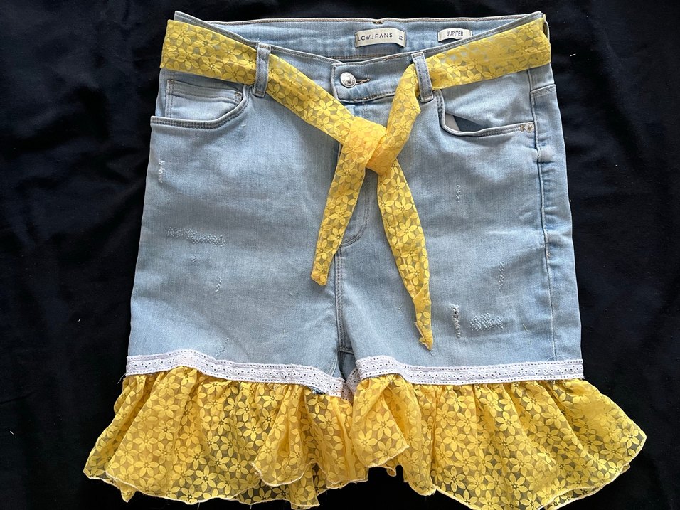 Sarı tül Detaylı Kadın Kot Şort - Görsel 2