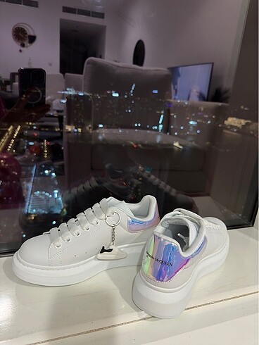 38 Beden beyaz Renk ORJİNAL ALEXANDER MCQUEEN BEYAZ SPOR