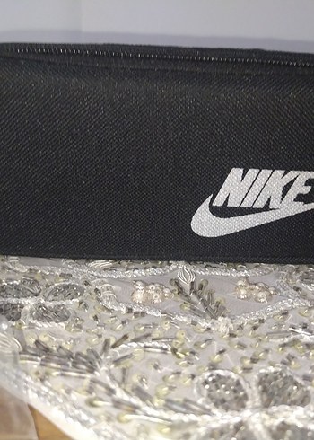 Nike Siyah Fermuarli Kalemlik Canta
