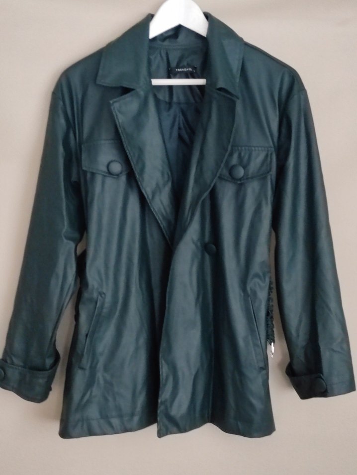 Kemer Detaylı Koyu Yeşil Deri yağmurluk - Görsel 4