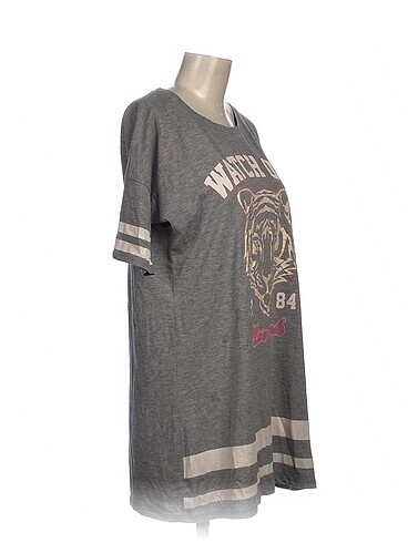 Diğer PreLoved T-shirt %70 İndirimli.