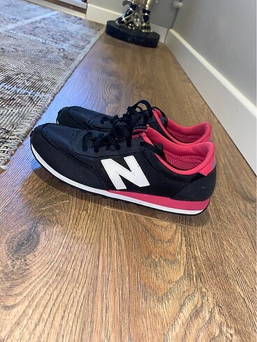 Orjinal newbalance 38 numara ama kalıp dar 37 uyumlu