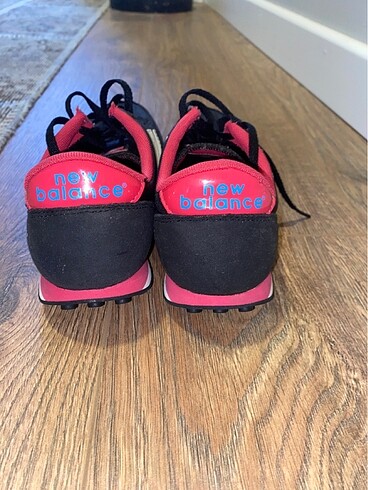 New Balance Orjinal newbalance 38 numara ama kalıp dar 37 uyumlu