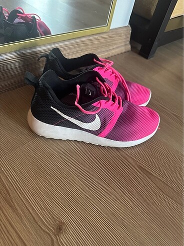 Nike spor ayakkabı