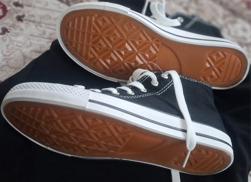 Siyah-Beyaz Kontrastlı Yüksek Bilekli Sneaker — görsel 3/4