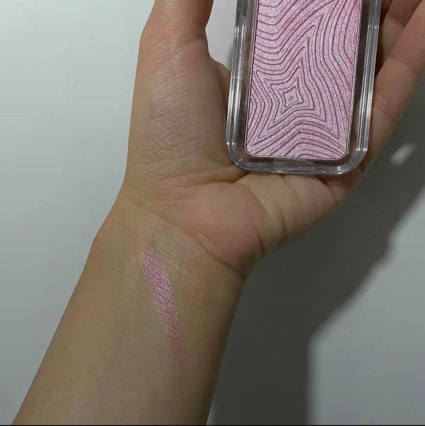 Nyx Buttermelt Highlighter - Görsel 2