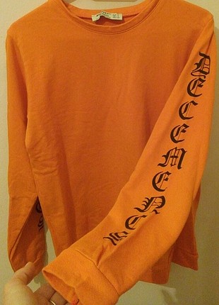 sweatshirt