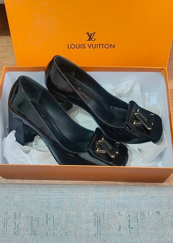 Louis Vuitton Kadın Siyah Topuklu Ayakkabı
