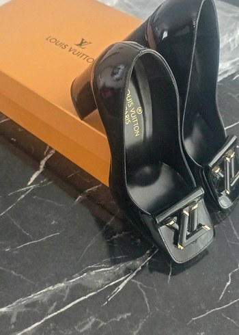 37 Beden siyah Renk Louis Vuitton Kadın Siyah Topuklu Ayakkabı