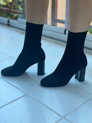 Zara triko topuklu bot
